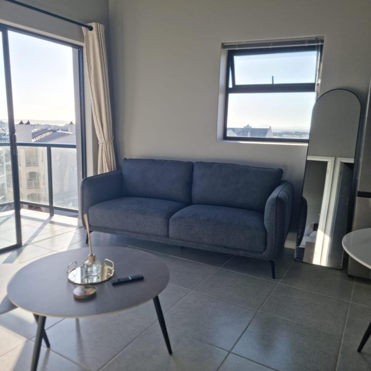 Bright & Stylish Seaside Getaway Apartment Langebaan